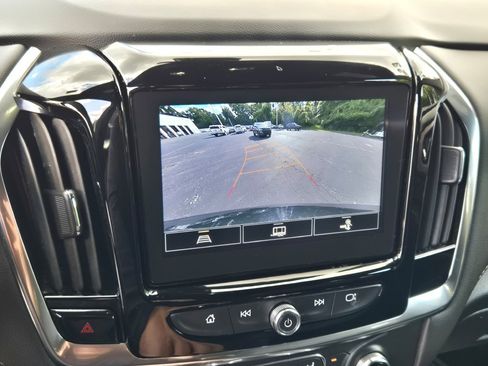 Used 2023 Chevrolet Traverse LT image 27