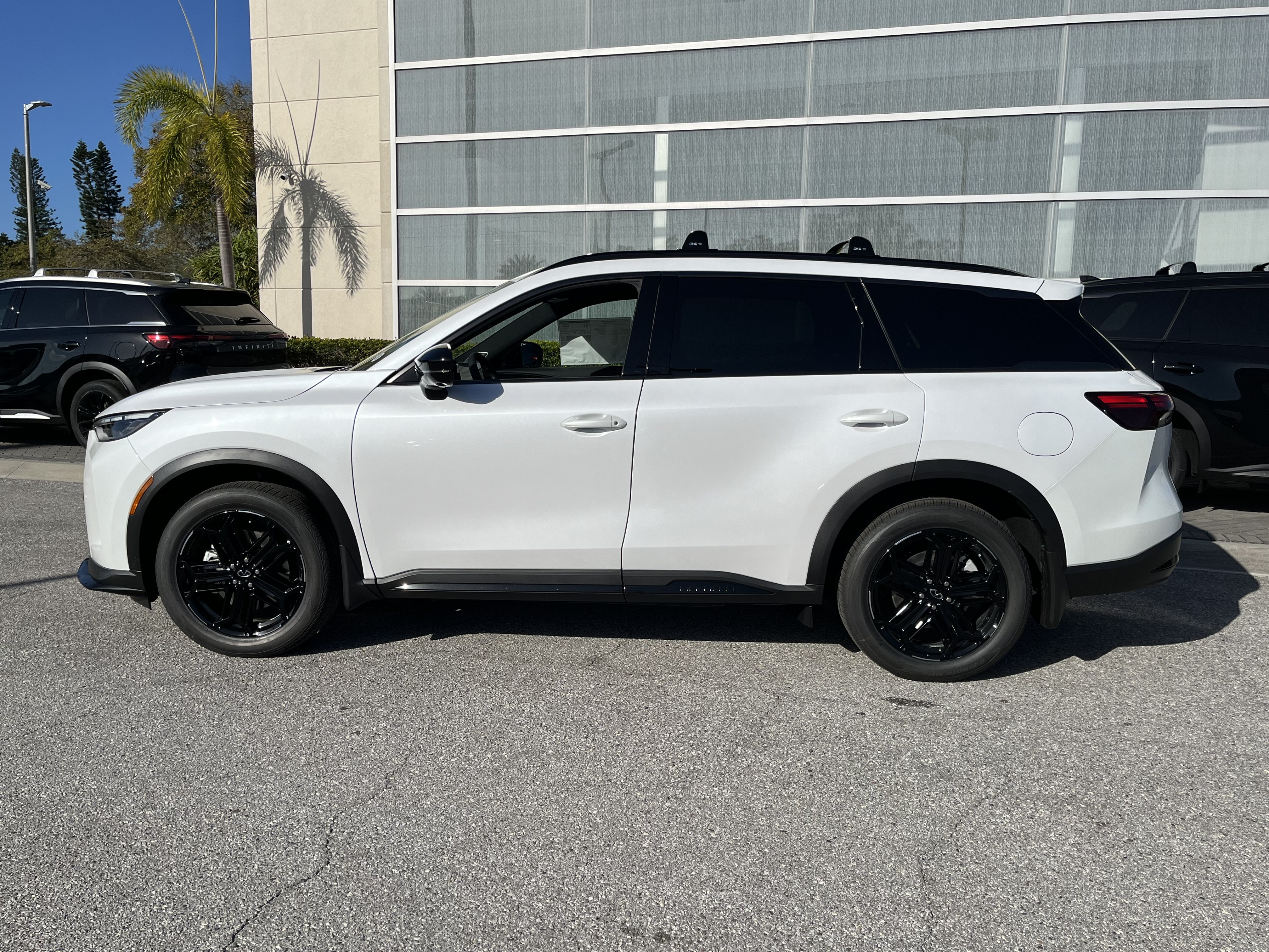 Used 2026 INFINITI QX60 Sport w/ Dark Cargo Package AWD/4WD image 2