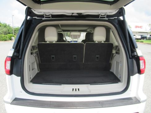 Used 2019 Lincoln Navigator Reserve AWD/4WD image 40