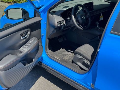 Used 2027 Honda HR-V Sport image 7