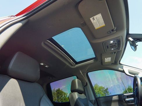 Used 2021 Chevrolet Silverado 1500 LT Trail Boss w/ Convenience Package II AWD/4WD image 31
