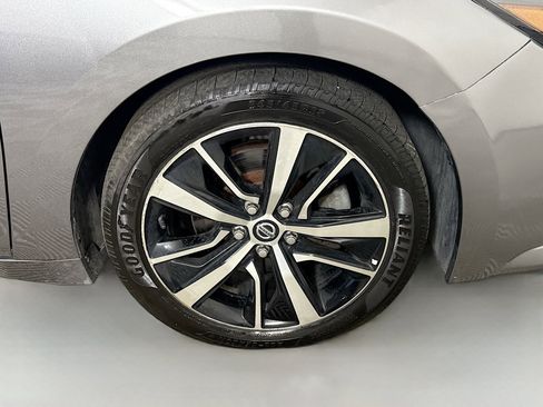 Used 2021 Nissan Maxima 3.5 SV w/ Floor Mat Group FWD image 32