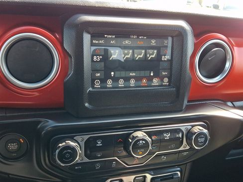 Used 2021 Jeep Gladiator Rubicon w/ LED Lighting Group AWD/4WD image 15