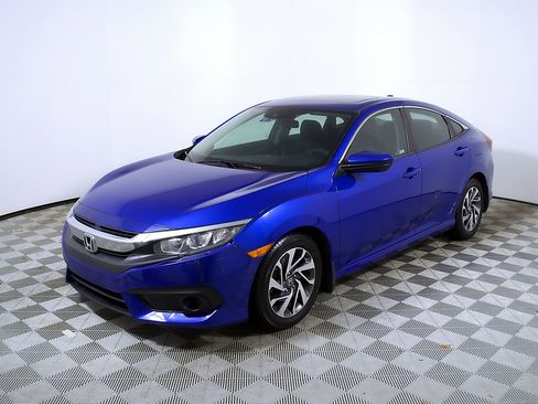 Used 2018 Honda Civic EX image 4