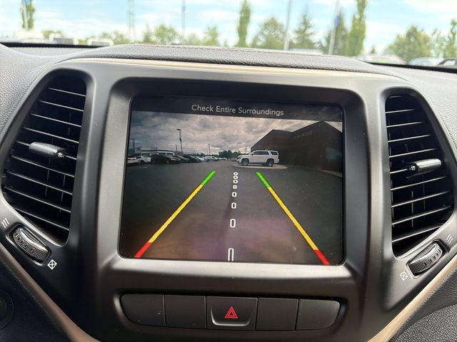 Used 2014 Jeep Cherokee Latitude AWD/4WD image 27