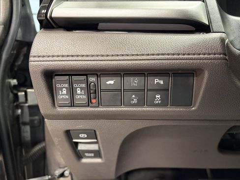 Used 2019 Honda Odyssey Elite image 18