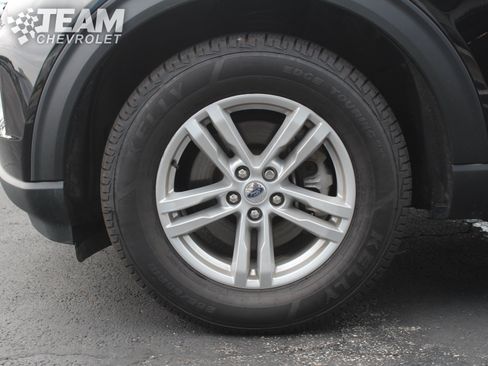 Used 2024 Ford Explorer XLT w/ Equipment Group 202A AWD/4WD image 32