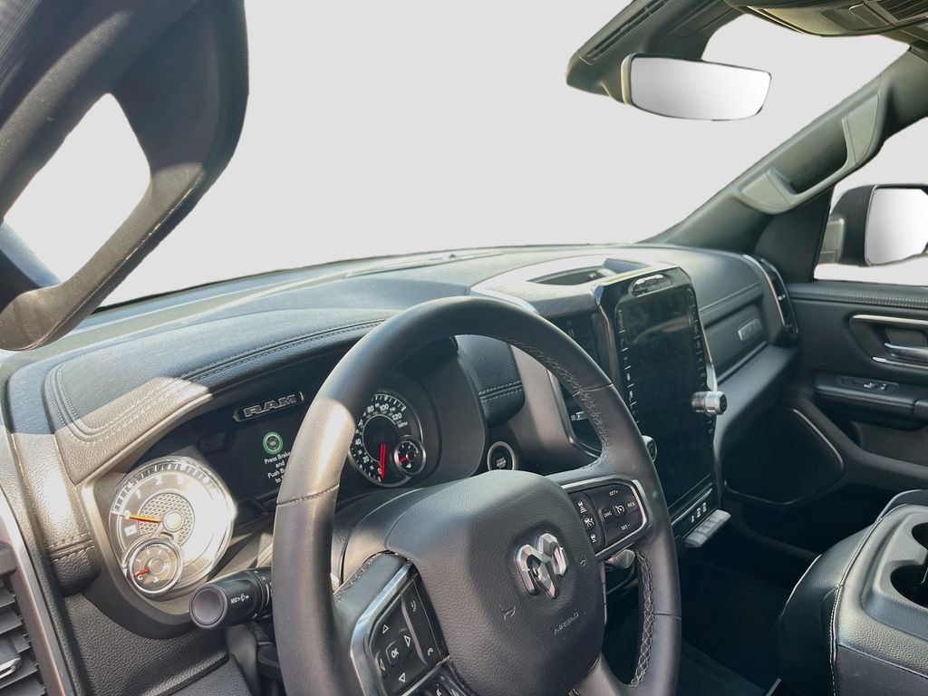 Used 2025 RAM 1500 Laramie AWD/4WD image 9