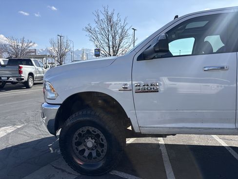 Used 2016 RAM 3500 Big Horn image 9