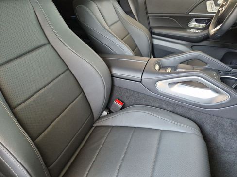Used 2026 Mercedes-Benz GLS 450 4MATIC image 34