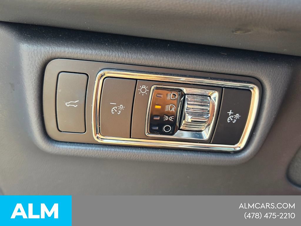 Used 2025 Lincoln Aviator Reserve AWD/4WD image 28