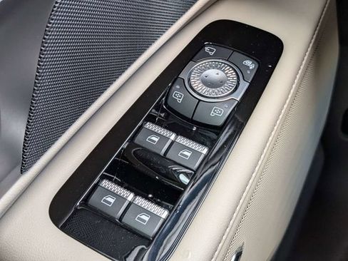 Used 2025 Lincoln Nautilus Reserve AWD/4WD image 29