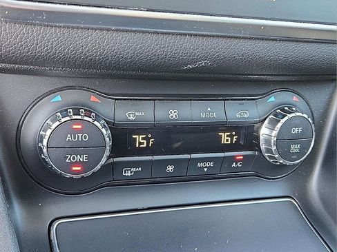 Used 2018 Mercedes-Benz GLA 250 4MATIC image 17