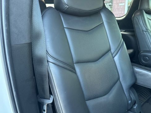 Used 2019 Cadillac Escalade ESV Platinum image 16