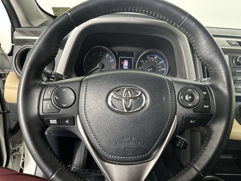 Used 2018 Toyota RAV4 XLE w/ Plus Extra Value Package AWD/4WD image 9