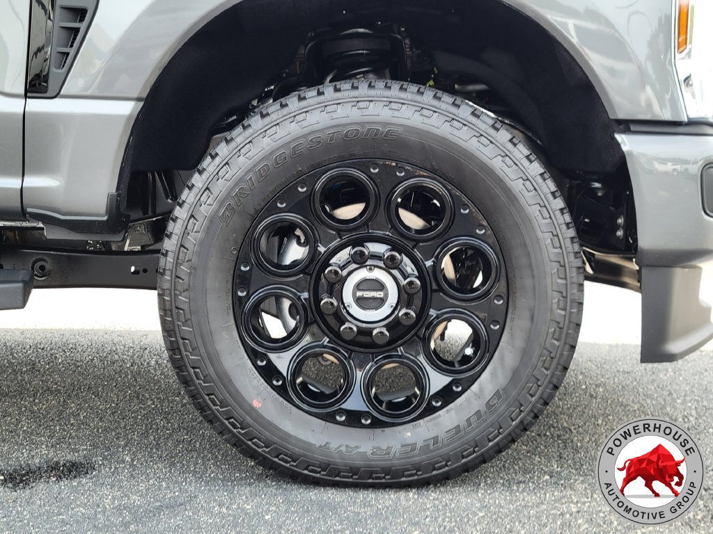 New 2027 Ford F350 Lariat w/ Black Appearance Package AWD/4WD image 12