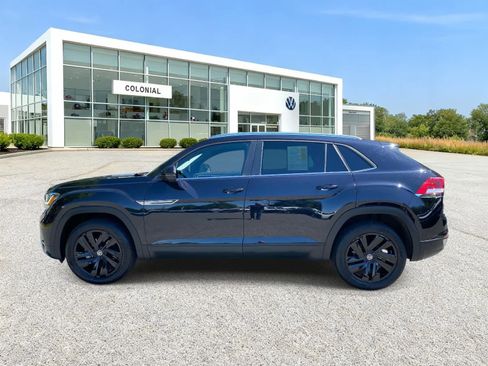 Certified 2023 Volkswagen Atlas Cross Sport SE w/ Black Wheel Package AWD/4WD image 2