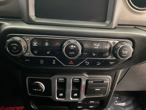 Used 2021 Jeep Wrangler Sport AWD/4WD image 23