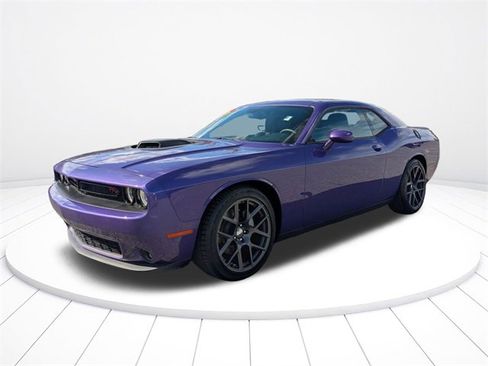 Used 2016 Dodge Challenger R/T image 13