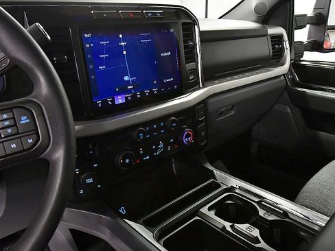 Used 2024 Ford F250 XLT w/ Black Appearance Package AWD/4WD image 23