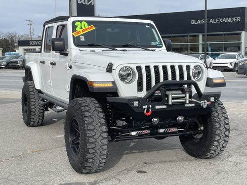 Used 2020 Jeep Gladiator Overland image 1