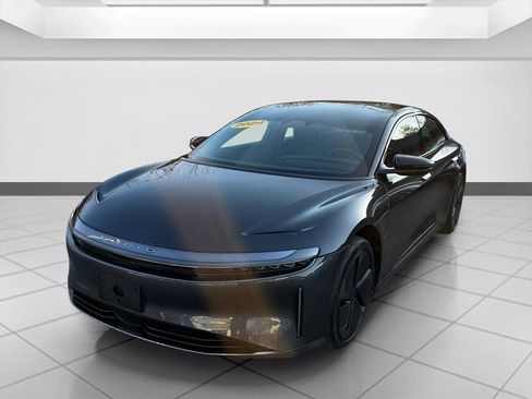 Used 2024 Lucid Air Touring image 3