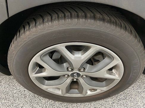 Used 2019 Kia Sorento EX image 48