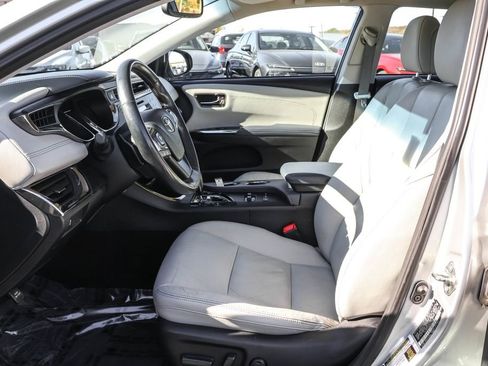 Used 2014 Toyota Avalon Limited image 4