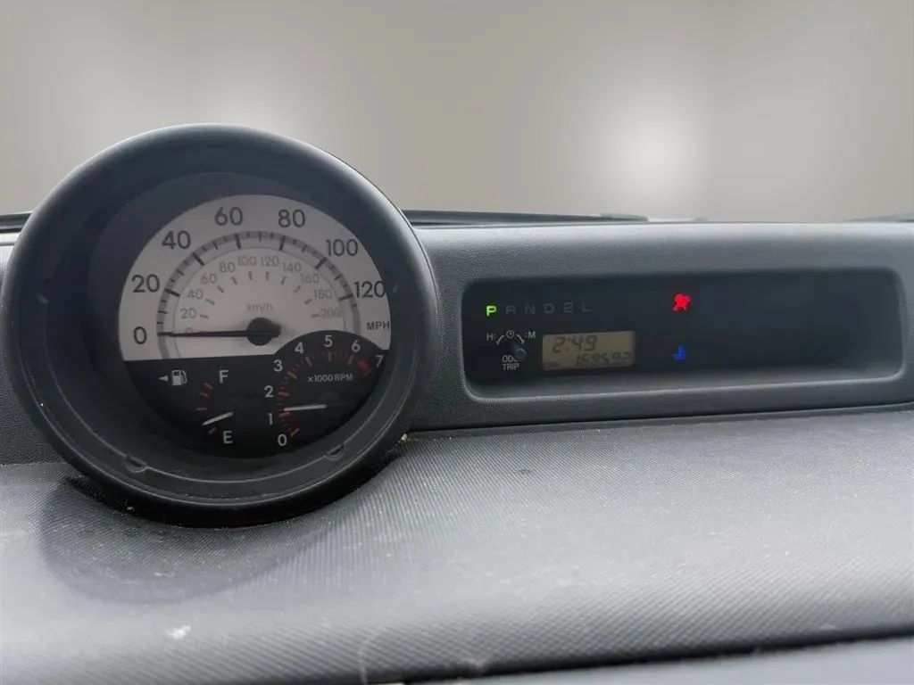 Used 2004 Scion xB FWD image 10