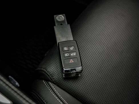 Used 2025 Jaguar F-PACE R-Dynamic S AWD/4WD image 71