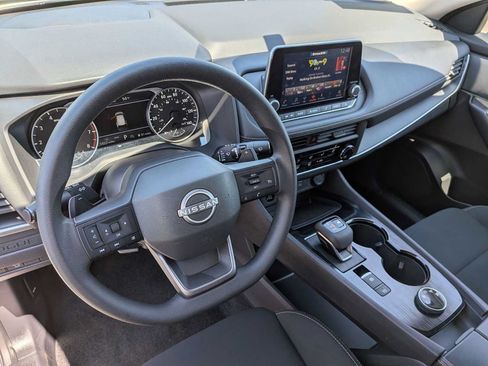 Used 2025 Nissan Rogue S AWD/4WD image 13