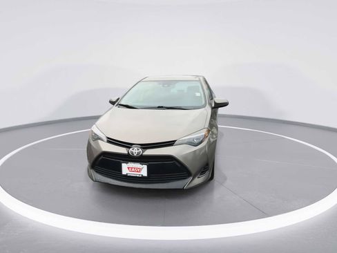 Used 2017 Toyota Corolla LE image 3