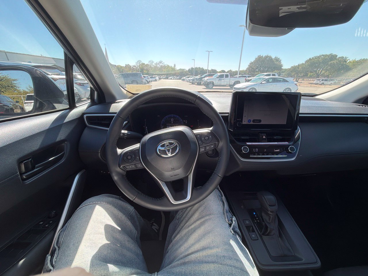 Used 2026 Toyota Corolla Cross LE FWD image 11