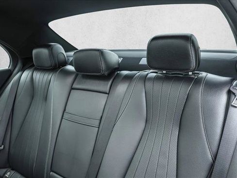 Used 2023 Mercedes-Benz E 350 4MATIC Sedan image 22