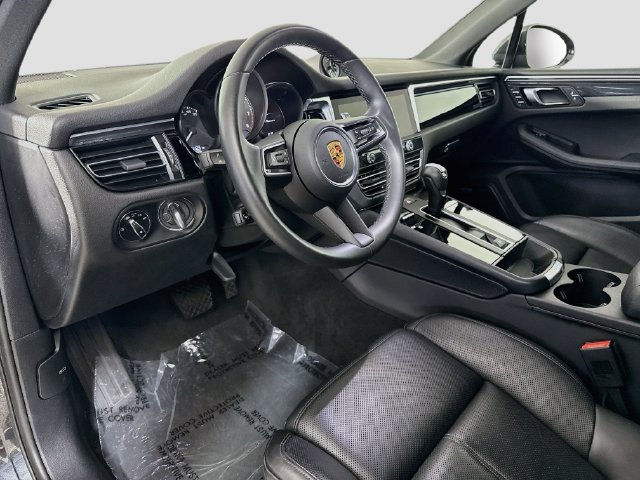 Used 2023 Porsche Macan w/ Premium Package Plus AWD/4WD image 22