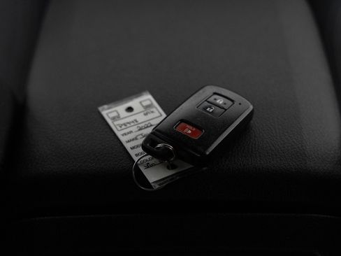 Used 2022 Toyota Tacoma TRD Sport w/ Technology Package image 37