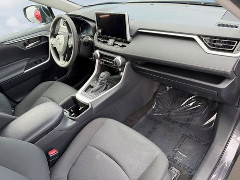 Used 2025 Toyota RAV4 XLE image 26