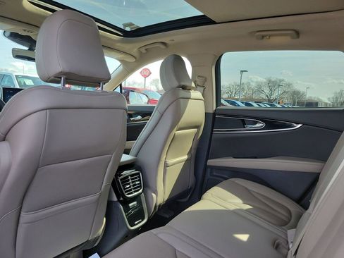 Certified 2022 Lincoln Nautilus Reserve image 16