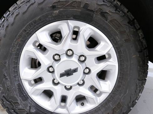 Used 2022 Chevrolet Silverado 2500 LT w/ Convenience Package image 35