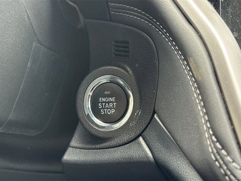 Used 2025 Subaru Outback Limited image 28