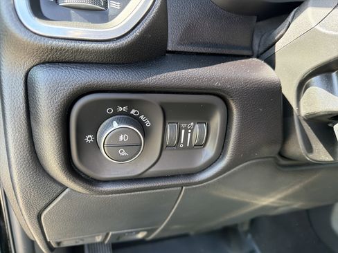 Used 2021 RAM 2500 Laramie AWD/4WD image 16