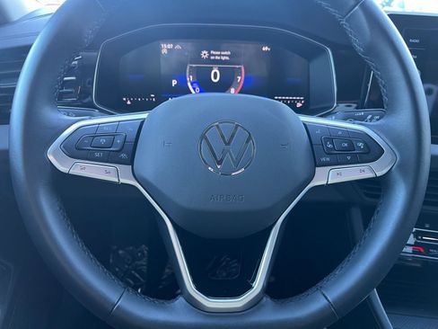 Used 2025 Volkswagen Jetta SE image 30