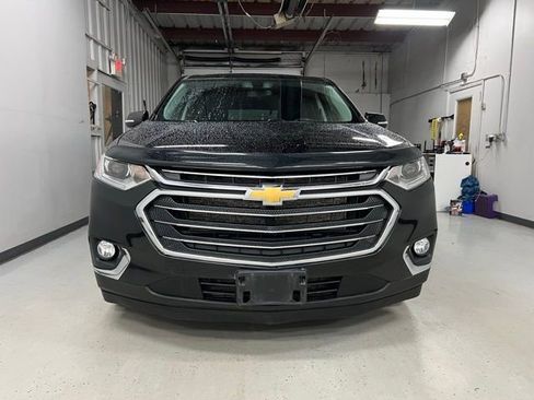 Used 2020 Chevrolet Traverse LT image 2
