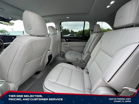 New 2026 Buick Enclave Avenir AWD/4WD image 13