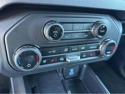 New 2025 Ford Bronco Outer Banks image 29