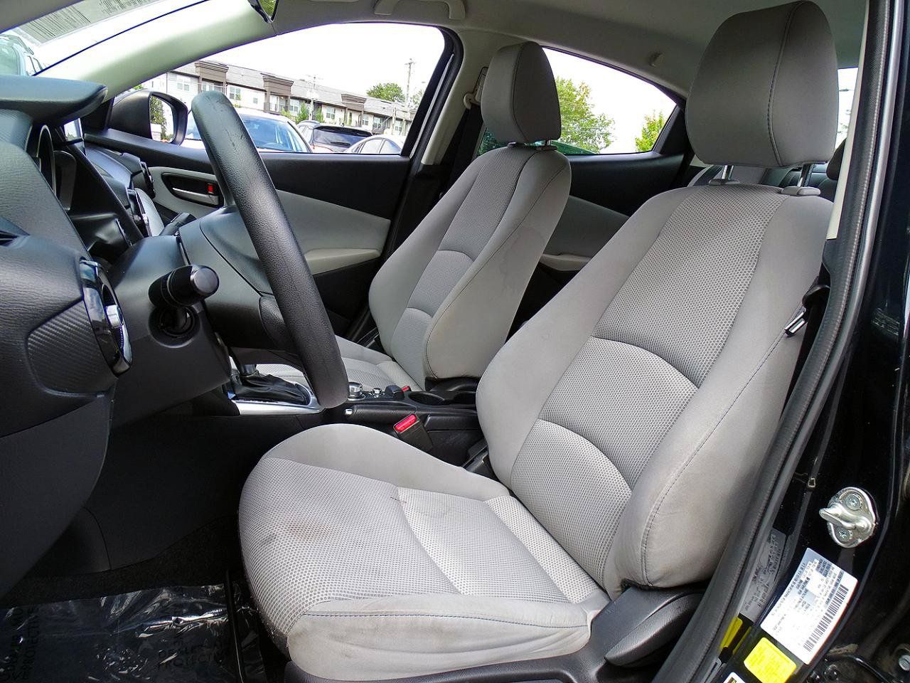 Used 2019 Toyota Yaris LE FWD image 14