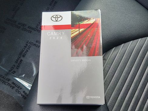 Used 2024 Toyota Camry SE AWD/4WD image 25