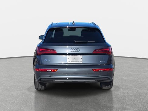 Certified 2025 Audi Q5 2.0T Premium w/ Convenience Plus Package image 6