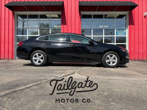 Used 2021 Chevrolet Malibu LS FWD image 1