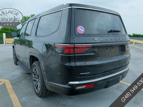Used 2023 Jeep Wagoneer 4WD w/ Premium Group I image 6